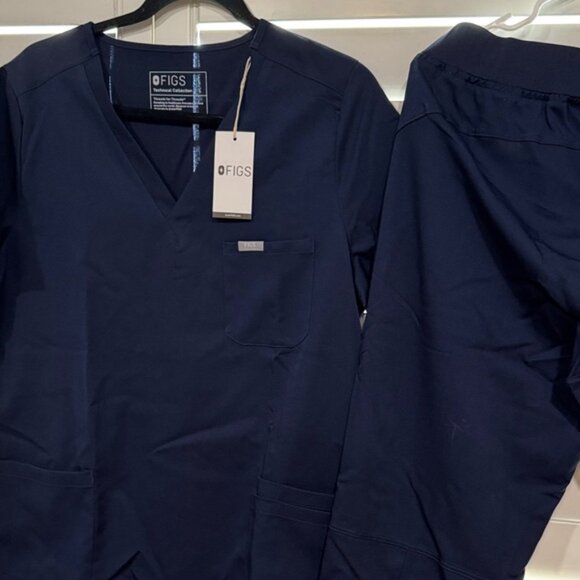 Figs Deep Blue Medical Scrub Set - Picture 7 of 8